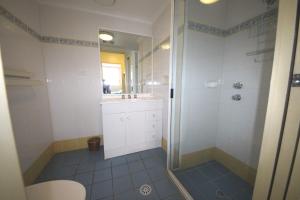 A bathroom at The Avenues Unit 1 at South West Rocks