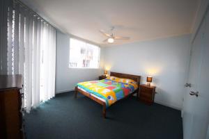 A bed or beds in a room at The Avenues Unit 2 at South West Rocks