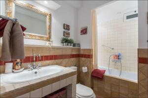 Kúpeľňa v ubytovaní Luxury Sea View Apartments