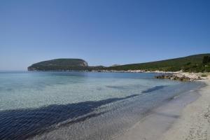 阿尔盖罗Villa Margherita的从海岸上欣赏海滩美景