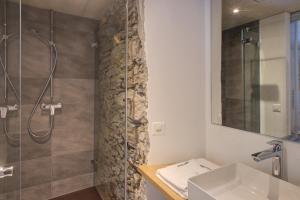 Vannituba majutusasutuses MyVerzasca Resort Ai piee