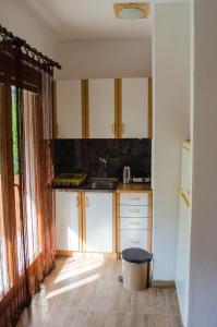 Köök või kööginurk majutusasutuses Tammaris Holiday Home +38 fotot