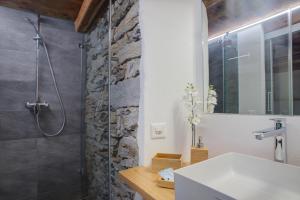 Vannituba majutusasutuses MyVerzasca Resort Ai piee
