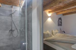 Vannituba majutusasutuses MyVerzasca Resort Ai piee