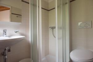 Vannituba majutusasutuses MyVerzasca Resort Ai piee