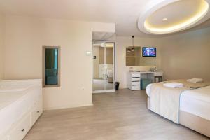Кровать или кровати в номере The D Hotel Çeşme Resort