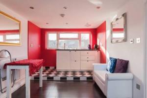 Gambar di galeri bagi Studio flat 15 min from Greenwich ( en-suite) di Plumstead