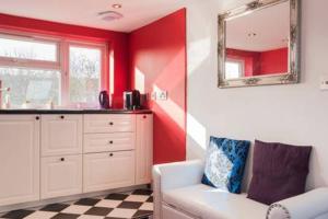 Gambar di galeri bagi Studio flat 15 min from Greenwich ( en-suite) di Plumstead