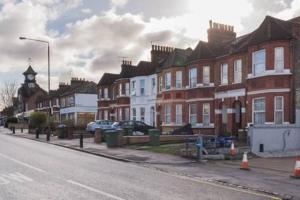Gambar di galeri bagi Studio flat 15 min from Greenwich ( en-suite) di Plumstead