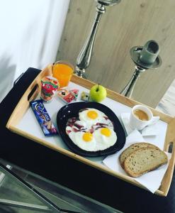 Jedzenie w pensjonacie lub w pobliżu