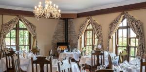 Restaurace v ubytování Abbeyglen Castle Hotel