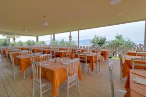 Foto dalla galleria di Calamos Beach Family Club a Kalamos