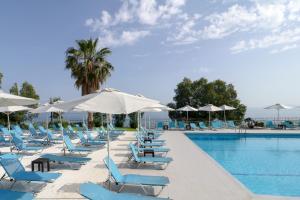 Basen w obiekcie Calamos Beach Family Club lub w pobliżu