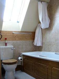 Ett badrum på Norton House Bed & Breakfast & Cottages