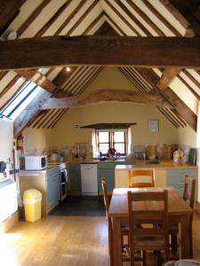Nhà bếp/bếp nhỏ tại Norton House Bed & Breakfast & Cottages