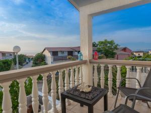 Balkón nebo terasa v ubytování Holiday Home in Vir near Sea Beach
