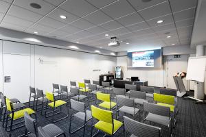 TV a/nebo společenská místnost v ubytování City Hotel Biel Bienne Free Parking