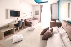 Area tempat duduk di Toledo 16 Luxury Suites