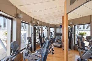 Posilňovňa alebo fitness centrum v ubytovaní Melia Athens