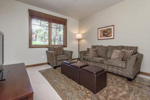 Gallery image of Woodwinds 25 in Mammoth Lakes