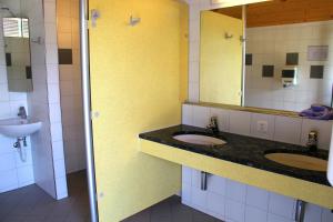 Ένα μπάνιο στο Camping Lazy Rancho - Eiger - Mönch - Jungfrau - Interlaken