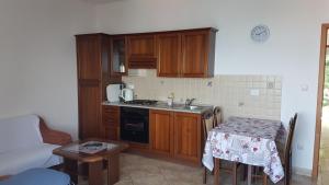 Kuchyňa alebo kuchynka v ubytovaní Villa Crikvenica