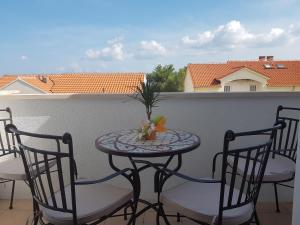 Balkón nebo terasa v ubytování Bol Apartment Keka