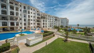 Bazén v ubytování Marina de la Duquesa 312 nebo v jeho okolí