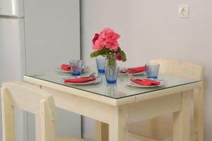תמונה מהגלריה של Minas Apartments בDivarata
