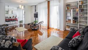 Posezení v ubytování Apartment Milana - Cozy Stay with Free Parking