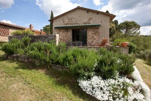 A garden outside Podere Capitignano