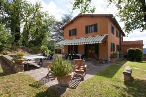 A garden outside Podere Capitignano