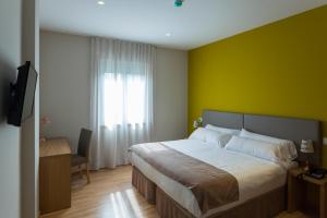 Gallery image of Hotel A Roldana in Narón