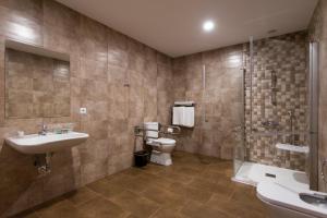 Gallery image of Hotel A Roldana in Narón