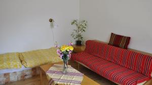 Posezení v ubytování Lately renovated country house