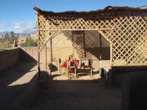 Gite Kasbah La Palmeraie的阳台或露台