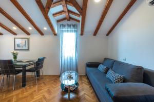 Posedenie v ubytovaní Beach Lapad Apartment Villa Tolja