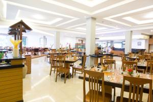 Restoran atau tempat makan lain di Gumilang Regency Hotel