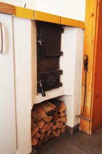 Kuchyň nebo kuchyňský kout v ubytování Kachelofenwohnung Pölzleitner