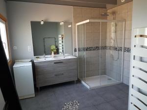 Koupelna v ubytování spa et sauna + 37 fotografií