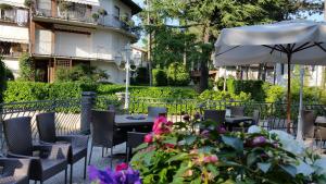 Vonkajšia záhrada v ubytovaní Hotel Acapulco