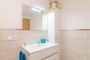 A bathroom at Es Pont Den Teulari Nou