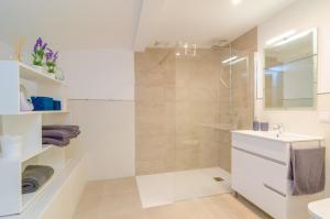 A bathroom at Es Pont Den Teulari Nou