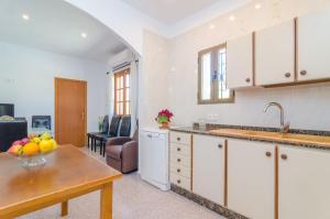 A kitchen or kitchenette at Es Pont Den Teulari Nou