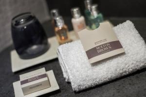 Imagem da galeria de The George, Urban Boutique Hotel em St Julian's
