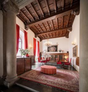 Posezení v ubytování Hotel Torre Guelfa Palazzo Acciaiuoli