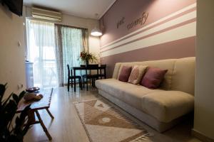 Χώρος καθιστικού στο Evie's apartment