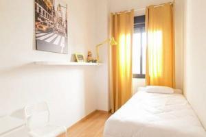 Posteľ alebo postele v izbe v ubytovaní Family apartment Patio&Swimming pool in center Malaga