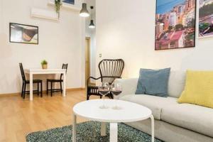 Posedenie v ubytovaní Family apartment Patio&Swimming pool in center Malaga