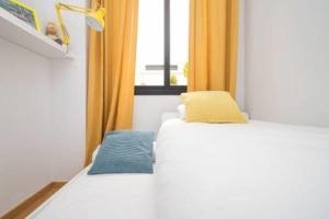 Posteľ alebo postele v izbe v ubytovaní Family apartment Patio&Swimming pool in center Malaga